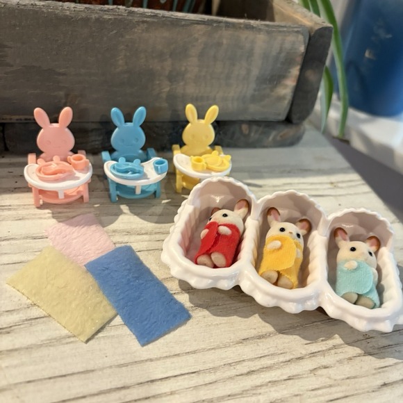 Calico Critters Triplets Care Set CC1906 Cradle High chairs READ Silvanian - Picture 1 of 4